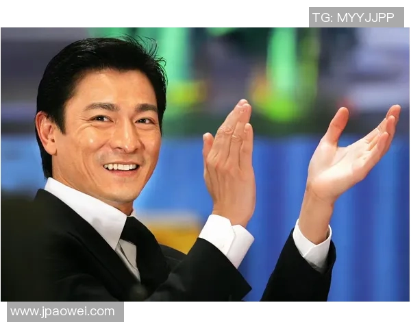 足球明星与刘德华亲密互动视频引发粉丝热议精彩瞬间回顾 足球明星与刘德华亲密互动视频引发粉丝热议精彩瞬间回顾