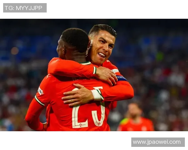 扑克足球明星究竟是谁引发了众多球迷的热议与关注