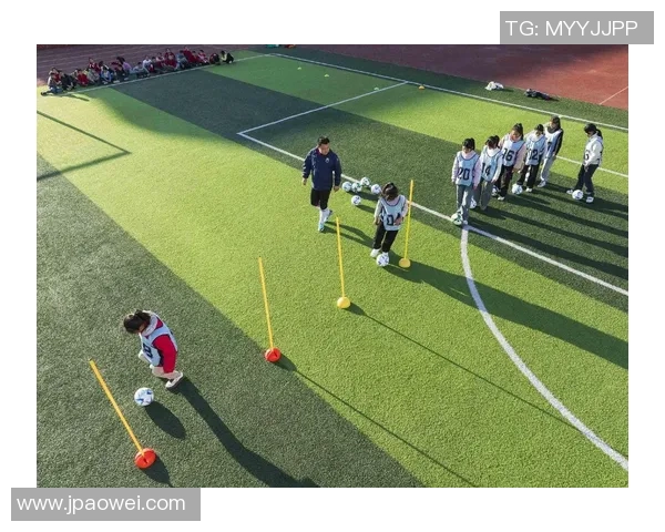智能足球教练软件助力青少年足球训练提升战术水平与团队协作能力