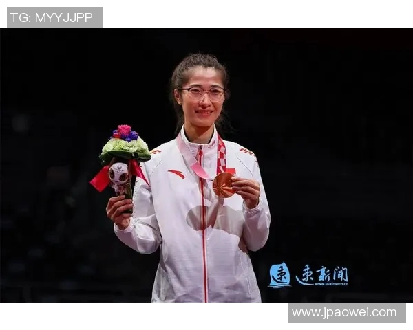 篮球女明星杨的奋斗历程与赛场荣耀展现女性力量的崛起与梦想追逐 篮球女明星杨的奋斗历程与赛场荣耀展现女性力量的崛起与梦想追逐